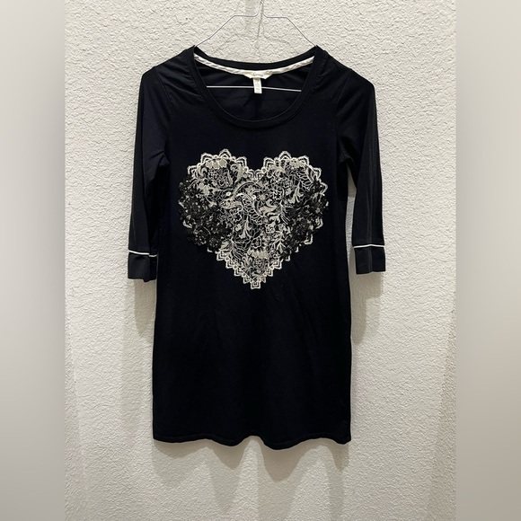 Soma Bundle 2 Sleep Shirts 3/4 Sleeve Pink w/ Black Polka Dot & Black w/ white - Picture 5 of 7